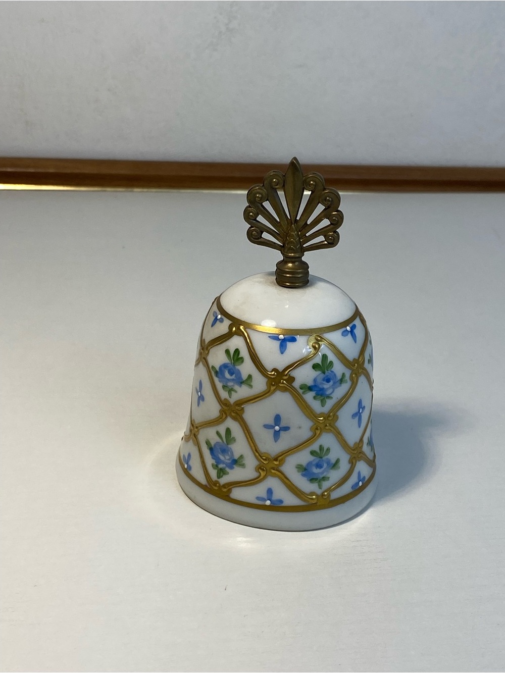 BLUE ROSES GOLD GILT LATTICE WAFFLE PATTERN BELL
